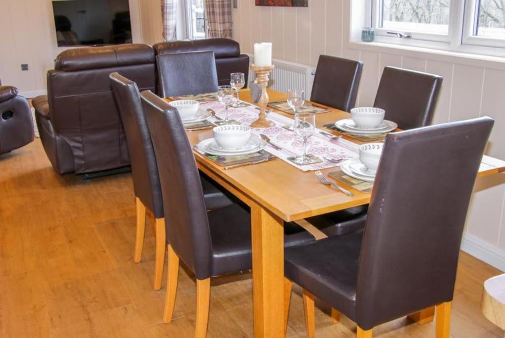 Fabulous Detached Lodge With Hot Tub Two Nights Minimum Stay Bridgnorth Exteriör bild